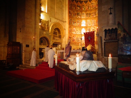 Eucaristia Cristo Yacente