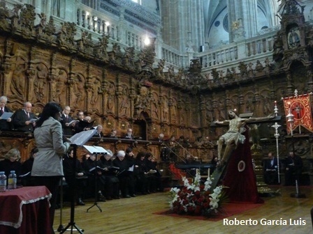 Poeta ante la Cruz 2014
